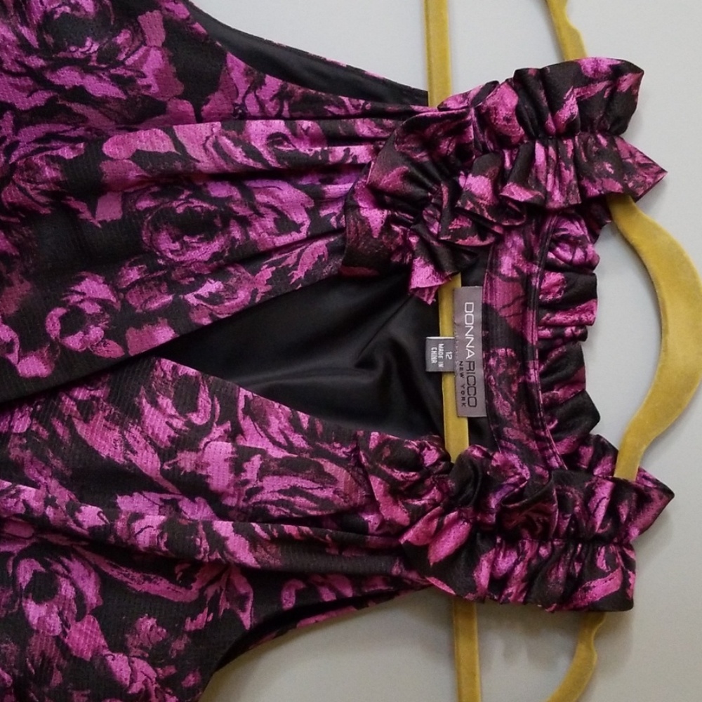 Dress - Picture 3 of 4